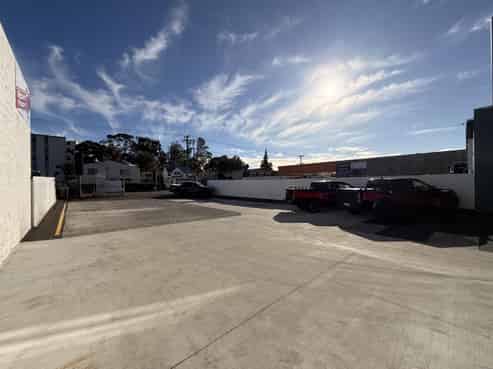 High-profile Industrial on Portage