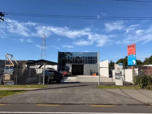 High-profile Industrial on Portage