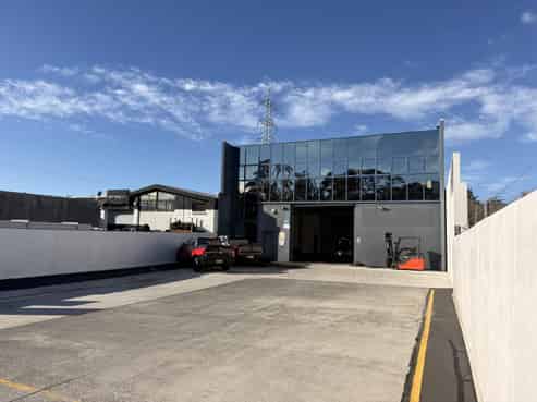 High-profile Industrial on Portage
