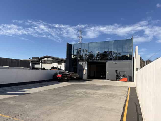 High-profile Industrial on Portage