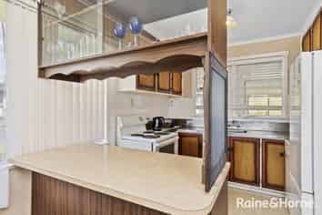 1 Upland Street, Brookfield