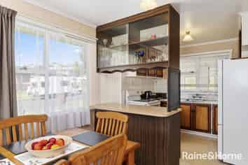 1 Upland Street, Brookfield