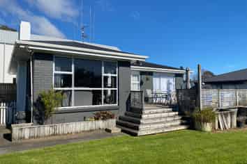 1 Upland Street, Brookfield