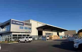 High-Stud Industrial with Secure Yard