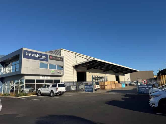 High-Stud Industrial with Secure Yard