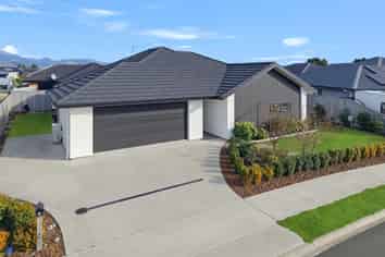 3 Holstein Lane, Richmond