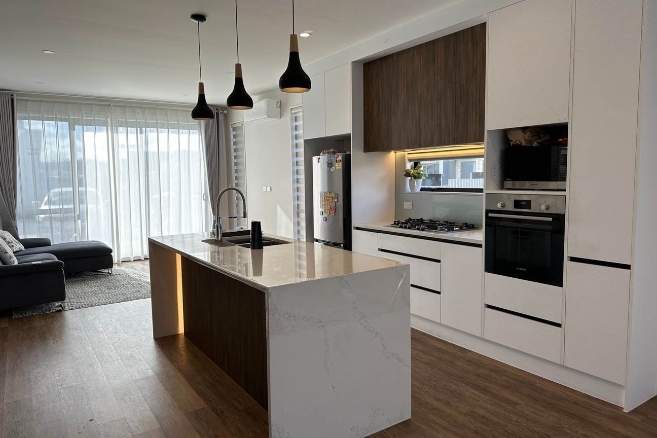 Corner property with internal garage - Vista 3