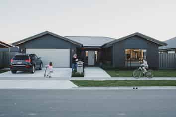77   Pelorus Avenue, Poraiti