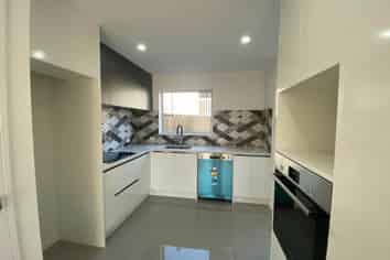 6/4017 Great North Road, Glen Eden