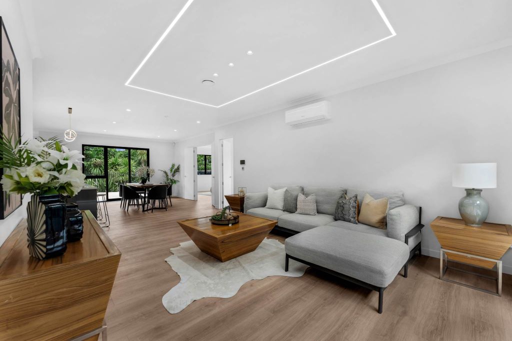 Luxury on 901m²  Brand New  Dual Kitchens 3