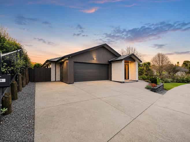 75 Rongoa Maori Way, Pukekohe