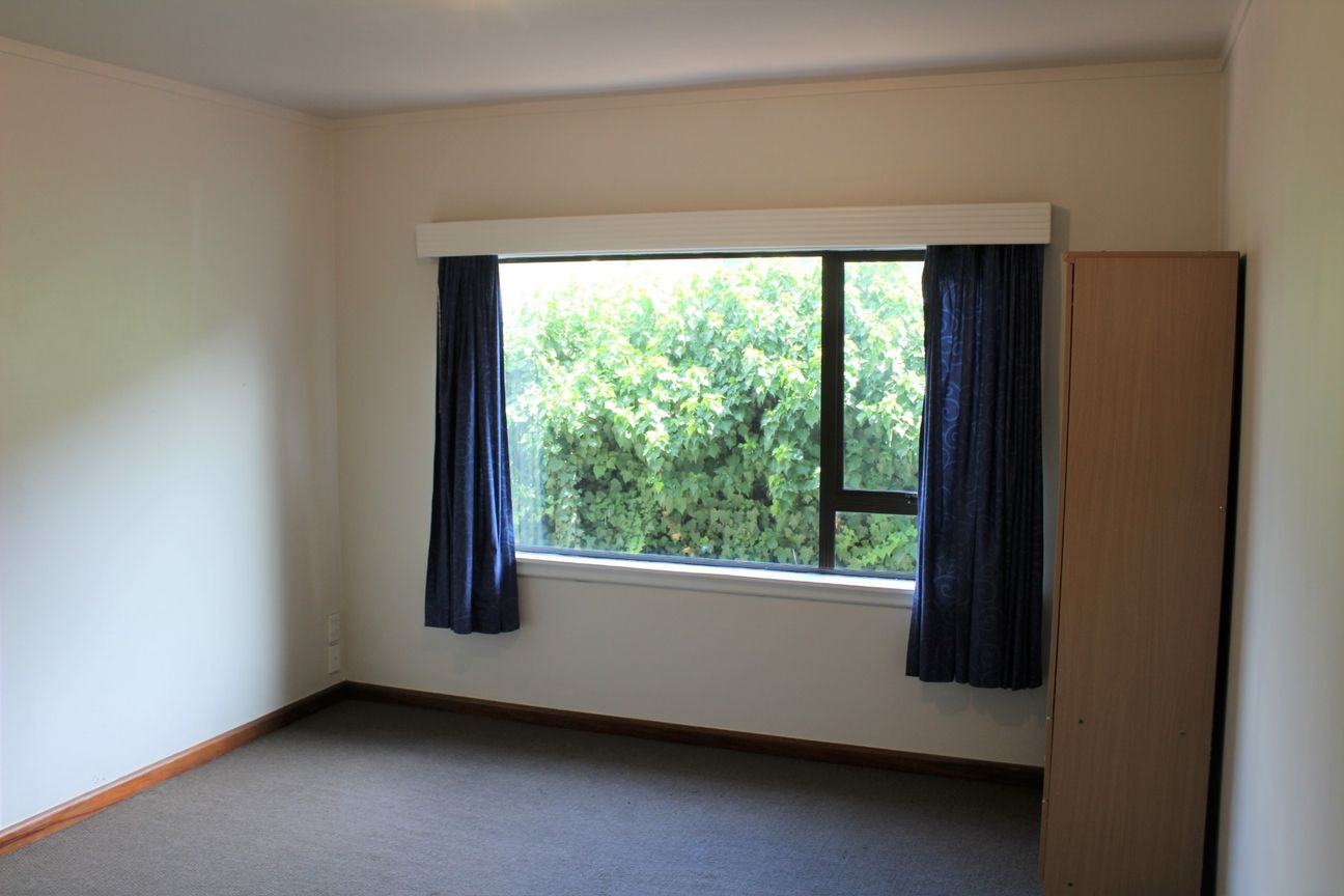 Fantastic 6 Bedroom Student Rental - Vista 5