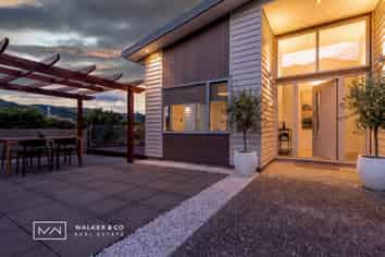 25A Riverstone Drive, Riverstone Terraces