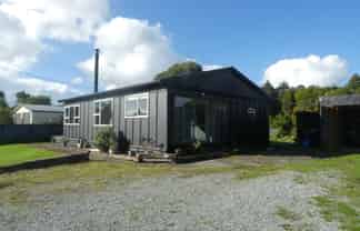 997 Main South Road, Camerons