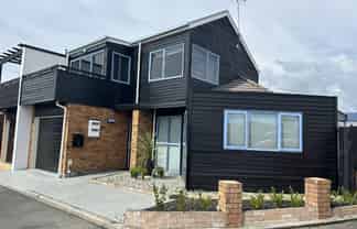 11 Highgrove Way, The Wood