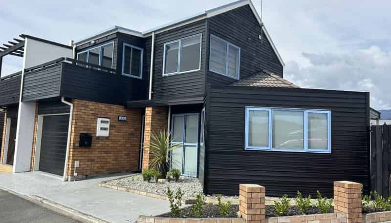 11 Highgrove Way, The Wood