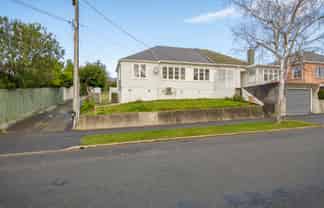 80 Luxmoore Road, Marchwiel