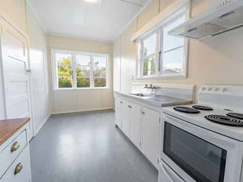 80 Luxmoore Road, Marchwiel