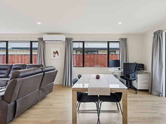 21 Quinn Crescent, Woodend