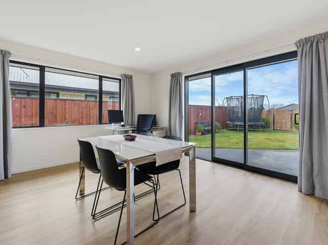 21 Quinn Crescent, Woodend