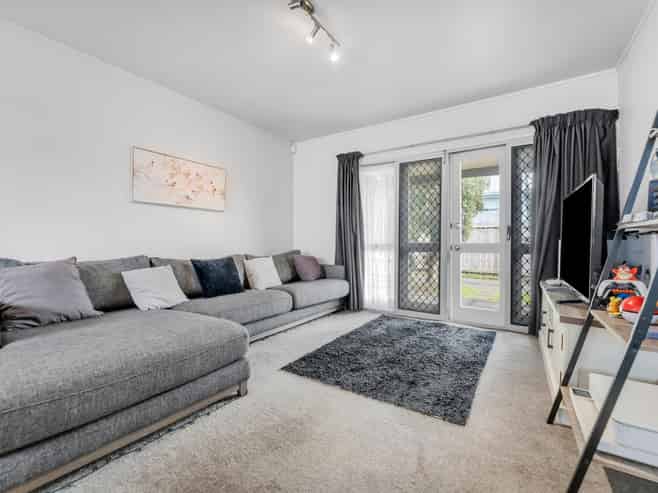 2/25 Kitchener Road, Sandringham
