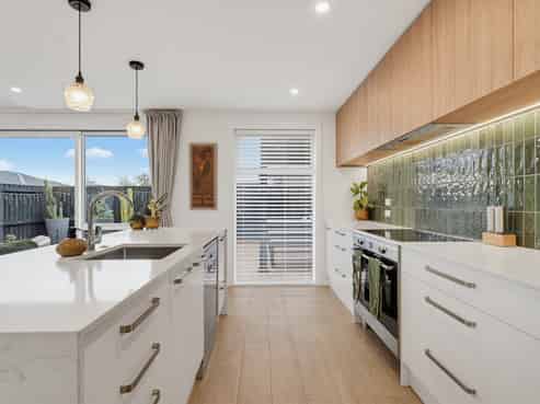 4 and 4A Olearia Lane, Woodend
