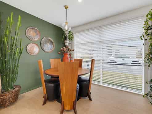 4 and 4A Olearia Lane, Woodend