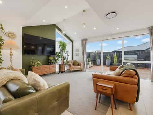 4 and 4A Olearia Lane, Woodend