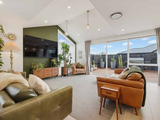 4 Olearia Lane, Woodend
