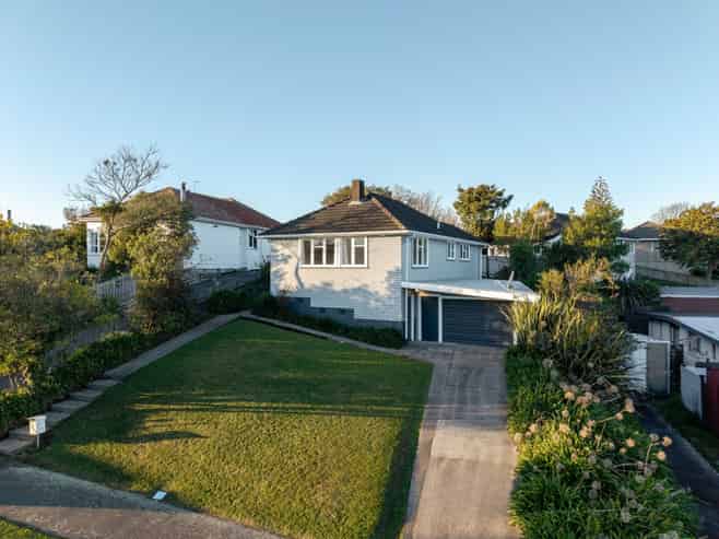 55 Upham Terrace, Roslyn
