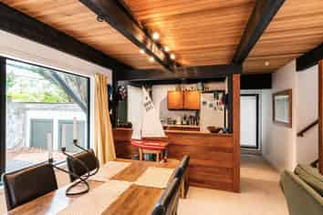 2A Pitoitoi Road, Days Bay