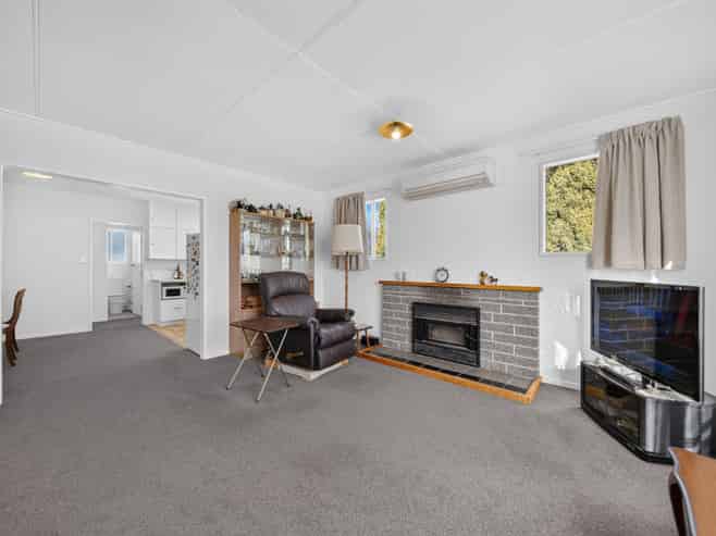 1 Taverner Street, Carterton