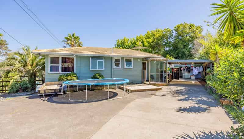 438 Don Buck Road, Massey