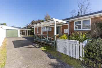 1 Parekarangi Grove , Turangi