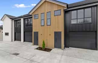 2/1152 Victoria Street, Whitiora
