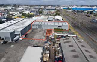 Premium warehouse with secure yard