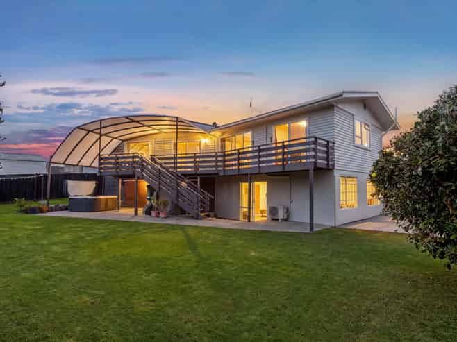 13 Carole Crescent, Pakuranga