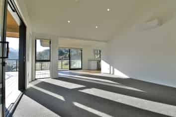2 Theomin Close, NORTH EAST VALLEY