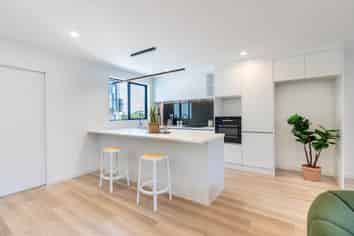 7/12 Onewa Road, Northcote