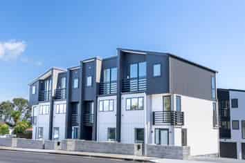 7/12 Onewa Road, Northcote