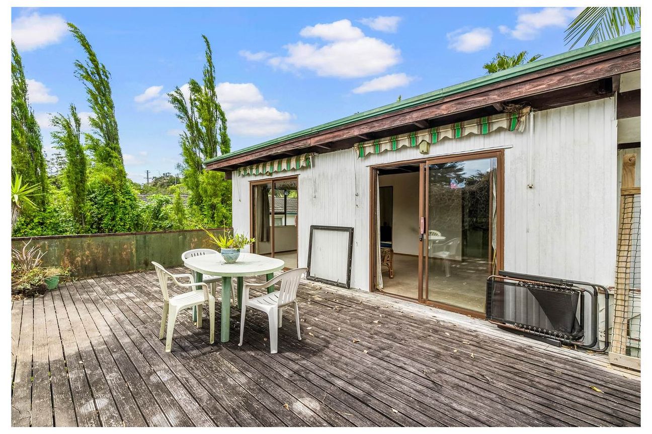 Smart Stanmore Bay Investment! - Vista 5