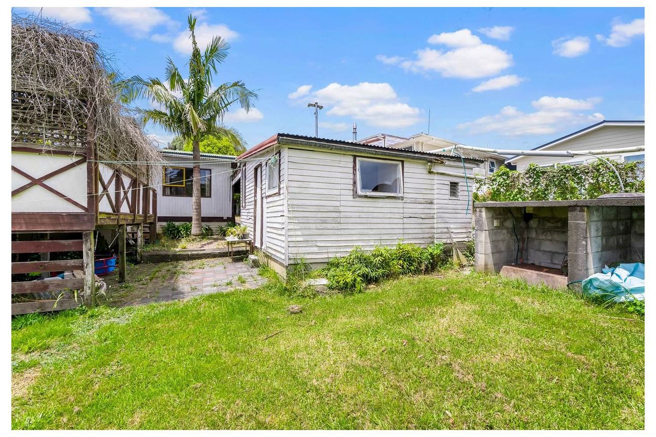 Smart Stanmore Bay Investment! - Vista 6