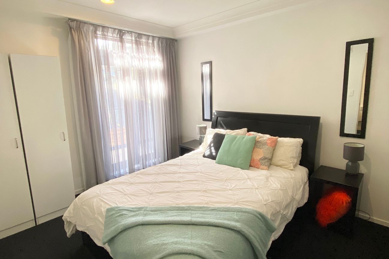 PARNELL -1 BEDROOM - FURNISHED- 1 CARPARK - Bild 5