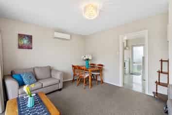 1/582 Gloucester Street, Linwood