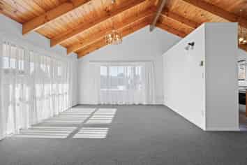 8 Chequers Avenue, Chartwell