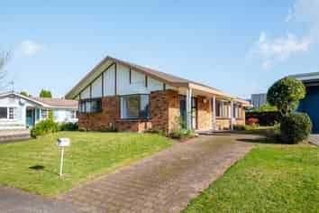 8 Chequers Avenue, Chartwell