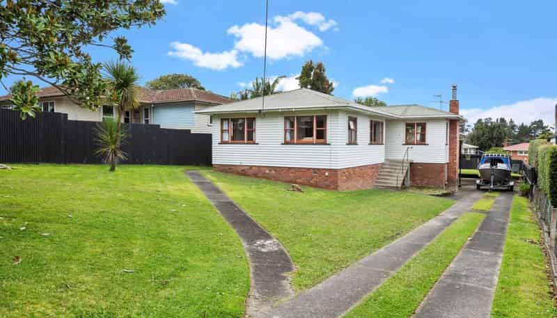 21 Taipari Road, Te Atatu Peninsula