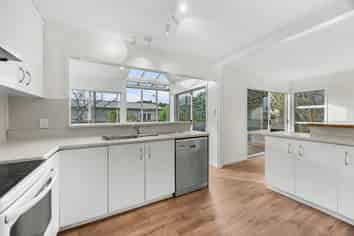 96 Reeves Road, Pakuranga Heights