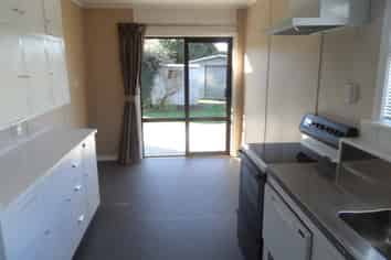 37 Weka Street, The Wood