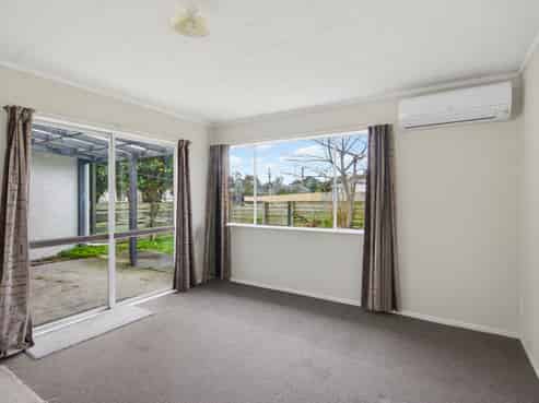 16B Buckley Grove, Paraparaumu